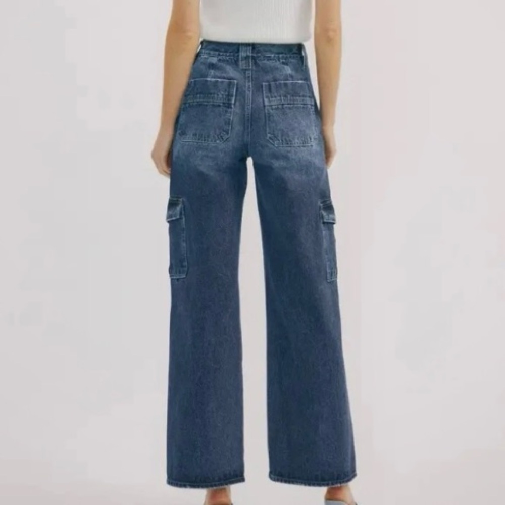 KanCan High Rise Wide Leg Cargo Jeans Medium Wash. Size: 5/26 - Picture 3 of 7